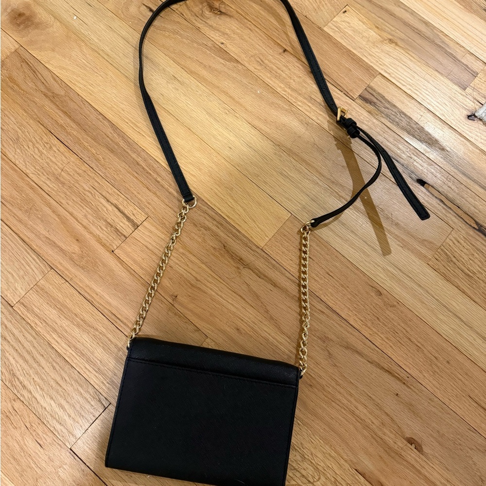 Michael Kors Elegant Black Crossbody Bag - Picture 3 of 4